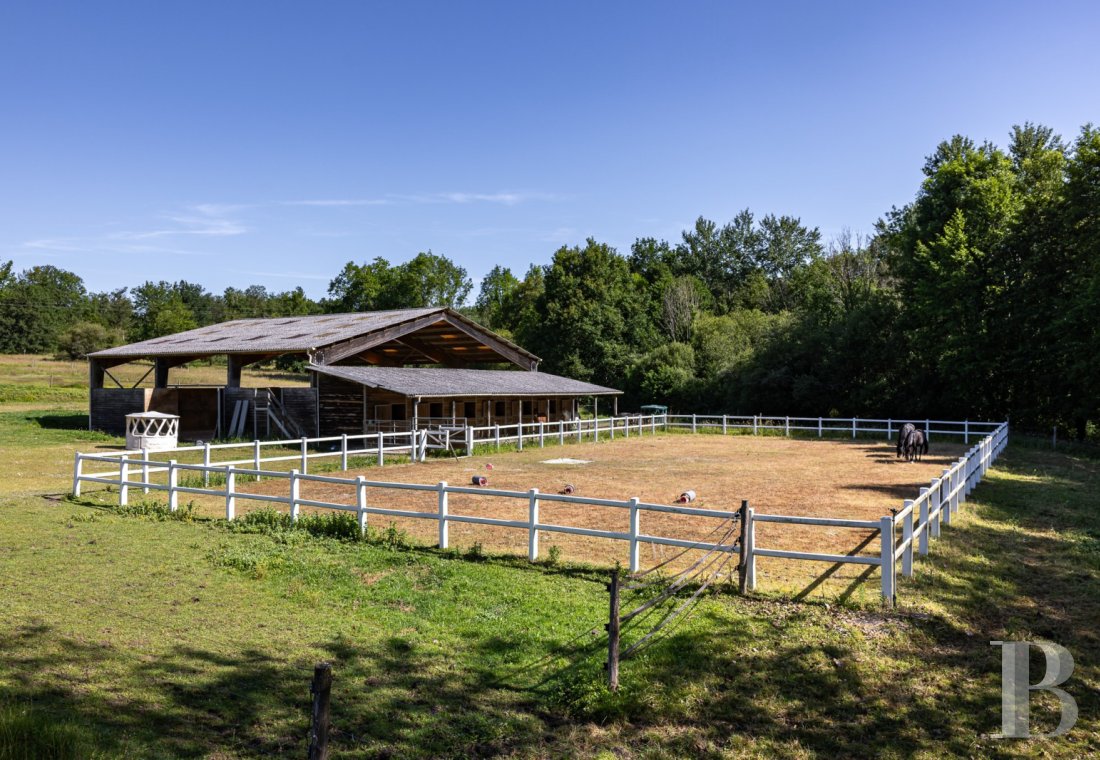 An estate dedicated to breeding Arabian thoroughbred horses near to Brantôme in the Dordogne - photo  n°34